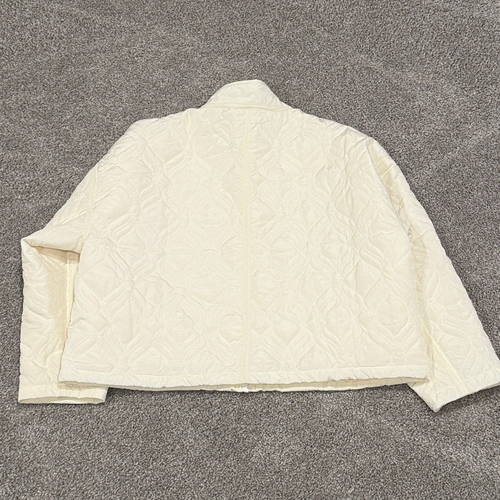 Large Fabletics Quilted Jacket - image 4